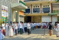 Kemenag Sumenep Gelar Apel Hari Santri Tahun 2024 di halaman Kantor Kemenag setempat, Selasa (22/10/2024).