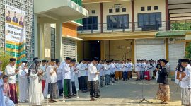 Kemenag Sumenep Gelar Apel Hari Santri Tahun 2024 di halaman Kantor Kemenag setempat, Selasa (22/10/2024).