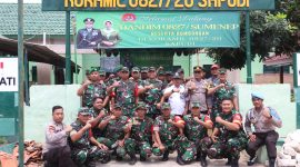 Foto : Komandan Kodim (Dandim) 0827/Sumenep Letkol Inf Yoyok Wahyudi, S.I.P.,M.Han (Tengah) melakukan kunjungan kerja ke koramil jajaran di kepulauan yaitu Koramil 0827/20 Sapudi.