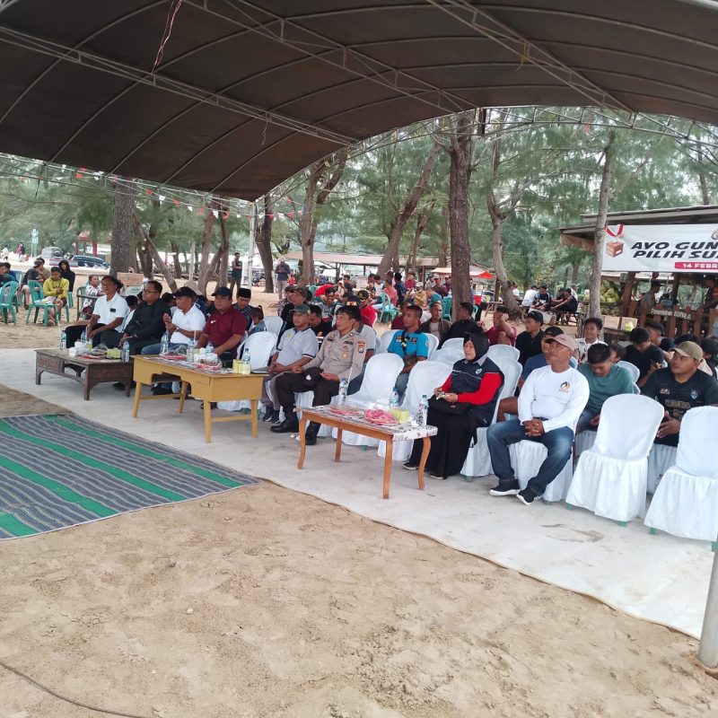 Foto : Pembukaan pergelaran Event Lombang Beach Volley Ball, Kecamatan Batang - Batang, Sumenep. 