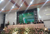Foto : Dekan Fakultas Tarbiyah Prof. Dr . Siswanto, M.Pd.I (Podium) saat memberikan sambutan kepada Mahasiswa IAIN Madura Fakultas Tarbiyah yang di Yudisium