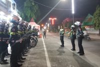 Foto : Wakapolres Sumenep yang baru menjabat, Kompol Masyur Ade, S.I.K., M.H., memimpin apel perdana didampingi Kasat Lantas AKP Ninit Titis Dwiyani, S.E., serta Kanit Turjawali Satlantas, Ipda Dita Pradiptya, S.H.