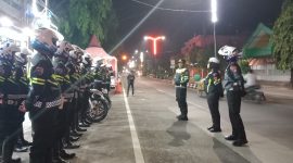 Foto : Wakapolres Sumenep yang baru menjabat, Kompol Masyur Ade, S.I.K., M.H., memimpin apel perdana didampingi Kasat Lantas AKP Ninit Titis Dwiyani, S.E., serta Kanit Turjawali Satlantas, Ipda Dita Pradiptya, S.H.