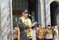 Foto : Pj Bupati Jombang Teguh Narutomo. Apel perdana diikuti seluruh pejabat dan pegawai di lingkup Pemkab Jombang.