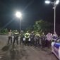 Foto : Kepala Satuan Lalu Lintas (Kasat Lantas) Polres Sumenep, AKP Ninit Titis Dewiyani, S.E., (kerudung hitam) bersama anggota Satlantas Polres Sumenep