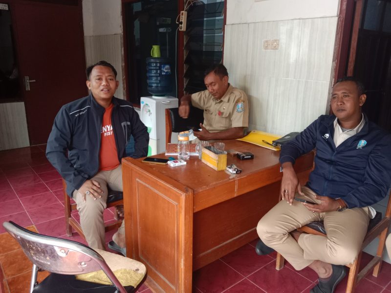 Foto : Ketua Mabar Sumenep, Dafa Irwanto S, saat mendatangi Kantor Pembantu UPT. PJJ Pamekasan Di Sumenep