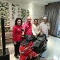 Foto : Ketua Banggar DPR RI Said Abdullah didampingi istrinya, Khalidah Ayu Winarti (Merah) dan anggota DPRD Jawa Timur Fraksi PDI Perjuangan, Abrari (Kopyah putih). 