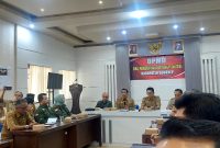 Foto : Kepala Dinas Pemberdayaan Masyarakat dan Desa (DPMD) Kabupaten Sumenep Anwar Syahroni Yusuf (pegang Mic)