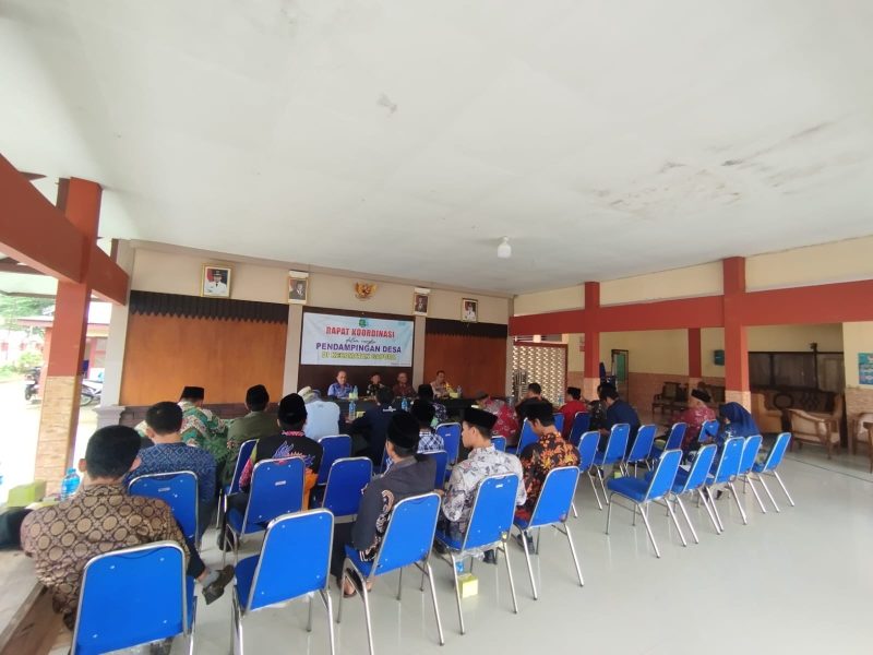 Foto : Pemerintah Kecamatan Gapura menggelar rapat koordinasi untuk membahas strategi optimalisasi 20% Dana Desa (DD) dalam mendukung ketahanan pangan. 