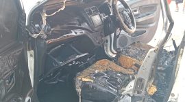Foto : Kondisi mobil yang sudah terbakar disebabkan korsleting. 