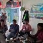 Foto : Tim Elang Satlantas Polres Sumenep memberikan edukasi kepada pengemudi ojek online di Basecamp Gojek dan Grab. 