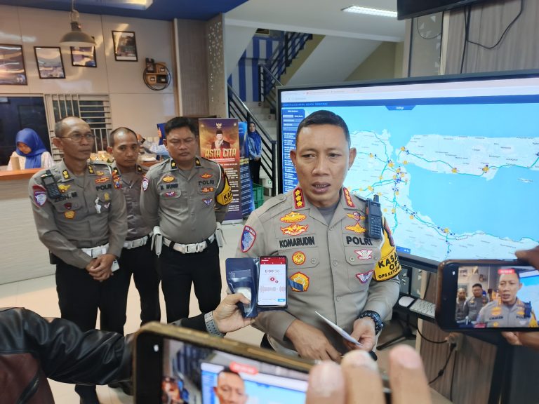 Foto: Direktur Lalu Lintas (Dirlantas) Polda Jatim, Kombes Pol Komarudin. 