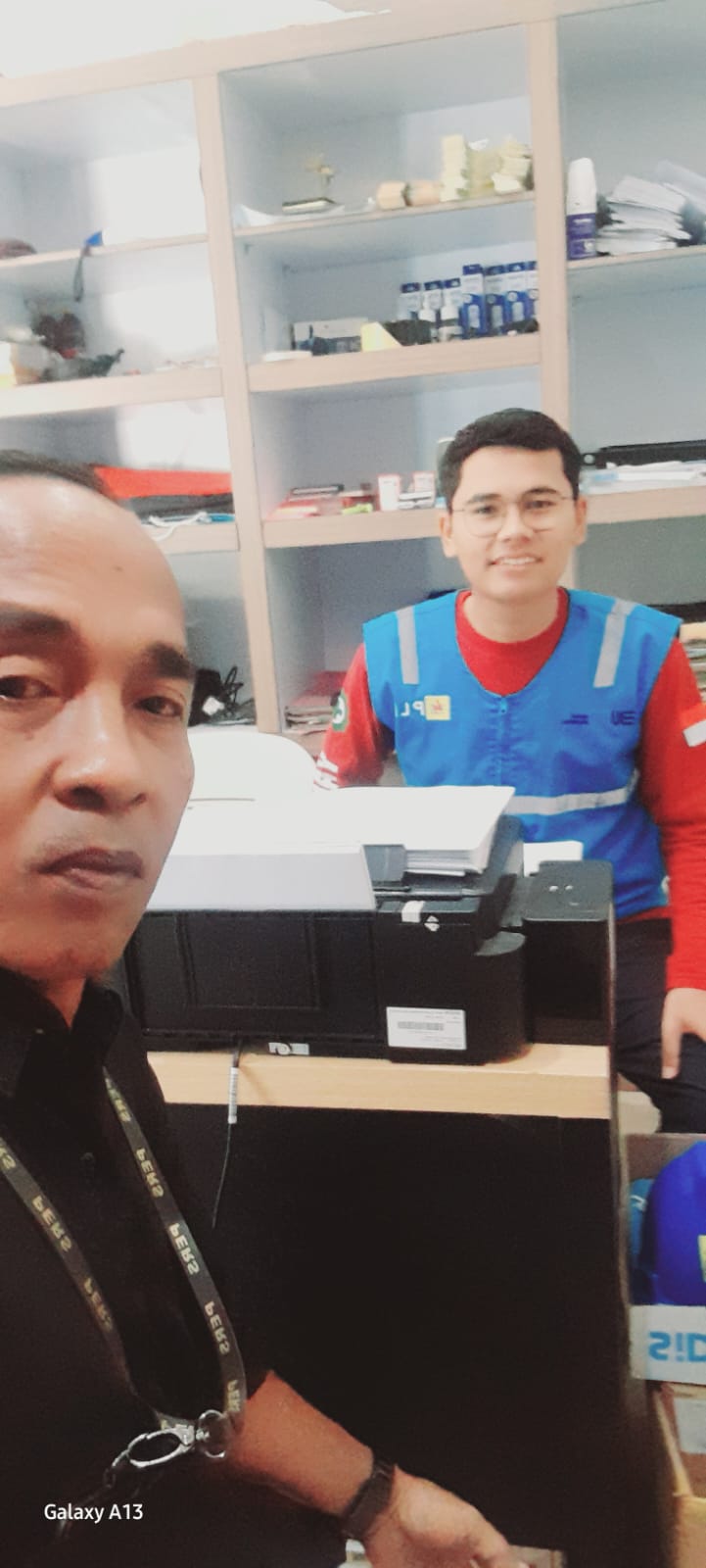 Foto: Wartawan TrendiKabar.com saat wawancara dengan ULP PLN Sumenep, Rabu, 12 Maret 2025.  