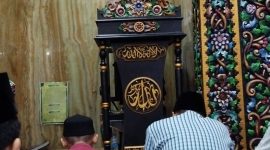 Foto: Kapolres Sumenep, AKBP Henri Noveri Santoso, S.H., S.I.K., M.M., menyampaikan ceramah Ramadhan bertema Hikmah Ramadhan di Masjid Wali Songo Polres Sumenep, Sabtu (29/3/2025) malam.