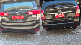 Foto: Dua mobil dinas berpelat merah M 1051 AP dan M 1081 AP milik Pemkab Pamekasan terekam terparkir di kawasan Villa Kusuma Estate, Kota Batu, pada Sabtu (5/4/2025). Diduga digunakan untuk keperluan non-dinas.
