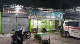 Foto: Tampak depan Puskesmas Pandian, Kecamatan Kota Sumenep, Kabupaten Sumenep, pada malam hari.
