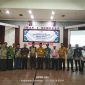 Foto: Kepala SMAN 1 Sumenep, Drs. Rafiudin, M.Pd, bersama para kepala SMP dan perwakilan desa se-Kabupaten Sumenep saat kegiatan sosialisasi Sistem Penerimaan Murid Baru (SPMB) Tahun Ajaran 2025–2026 di Said Abdullah Hall, Kamis (24/4/2025).
