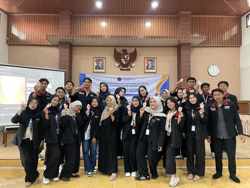 Foto: Mahasiswa UMM Kelompok 7 PMM saat melaksanakan program pengabdian di Desa Pandesari, Kecamatan Pujon, Malang.