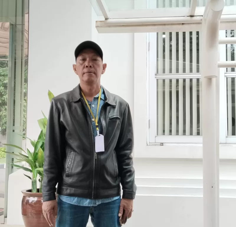 Foto: Ketua LSM Karya Anak Bangsa, Ahmad Rizali, saat berada di Kantor Sekretariat Wakil Presiden RI, Jakarta Pusat, Senin (1/9/2025).  