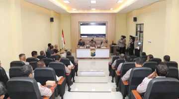 Wakapolres Sumenep Buka Sosialisasi Hak dan Kewajiban Personel Jelang Purna Tugas