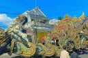 Foto: Grup Musik Tongtong “Sat Set Sot” asal Pasongsongan menampilkan replika megah bertema naga dan kuda pada Festival Musik Tongtong 2025 di Kota Sumenep, Sabtu (18/10/2025).
