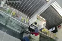 Foto: Rekaman CCTV memperlihatkan aksi pembobolan di Apotek Firly Farma, Pasongsongan, Sumenep, pada Jumat (24/10/2025) dini hari.  
