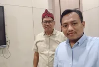 Foto: Dr. Ir. Suyono Thamrin, Drs., S.T., M.Eng.Sc., M.Tr.Opsla., CPHCM., IPU., ASEAN Eng., CIPA., CIQnR., CIQaR., CIMMR., Industrial Eng., Laksda TNI (Purn) — Dosen Prodi Ketahanan Energi, FMP Unhan RI (kiri), dan Dafa Irwanto S. (kanan).

