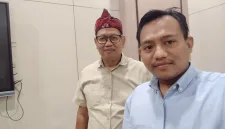 Foto: Dr. Ir. Suyono Thamrin, Drs., S.T., M.Eng.Sc., M.Tr.Opsla., CPHCM., IPU., ASEAN Eng., CIPA., CIQnR., CIQaR., CIMMR., Industrial Eng., Laksda TNI (Purn) — Dosen Prodi Ketahanan Energi, FMP Unhan RI (kiri), dan Dafa Irwanto S. (kanan).
