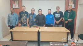 Foto: Aliansi Voli Sumenep Bersatu saat audiensi dengan KONI Sumenep di Kantor KONI Pabian, Kecamatan Kota Sumenep, Selasa (9/12/2025).