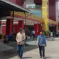 Foto: Tampak beberapa pengunjung berada di halaman RSUD dr. H. Moh. Anwar Sumenep.