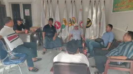 Foto: Sejumlah perwakilan Aliansi Club Voli Sumenep Bersatu dan PBVSI Sumenep saat melakukan audiensi di Kantor KONI Sumenep.