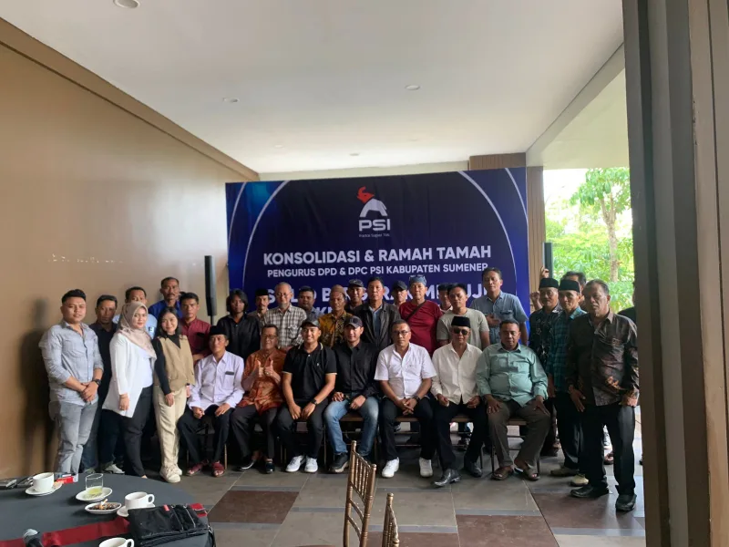 Foto: Pengurus DPD dan Ketua DPC PSI se-Kabupaten Sumenep berfoto bersama usai kegiatan Konsolidasi dan Ramah Tamah di Hotel Myze, Sumenep, Rabu (7/1/2026).