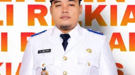 Foto: Foto: Kepala Desa Poja, Yuli Rizkiyanto, S.Kep.