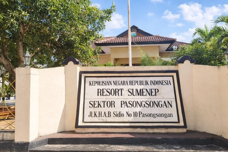 Foto: Tampak depan Kantor Polsek Pasongsongan, Kabupaten Sumenep.