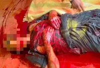 Dok. TKP: Korban ditemukan meninggal dunia dalam peristiwa dugaan carok di Desa Lenteng Barat, Sumenep. 