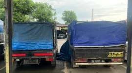 Foto: Dua pikap bermuatan solar subsidi diamankan polisi.