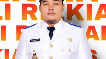 Foto: Kepala Desa Poja berinisial RY.