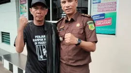 Foto: Ketua LSM KAB bersama Lukman dari Kejaksaan Agung RI, Jakarta Pusat, usai koordinasi terkait kasus BSPS 2024. (Dok)