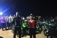 Foto: Puluhan sepeda motor hasil penertiban balap liar diamankan Satlantas Polres Sumenep di jalur menuju Bandara Trunojoyo.