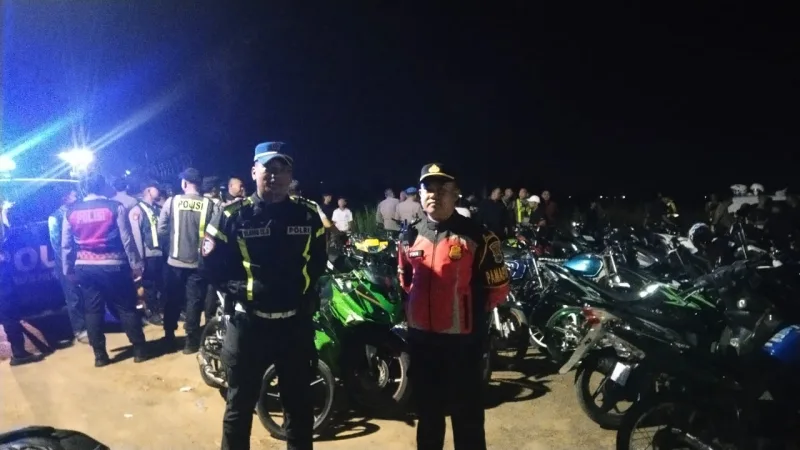 Foto: Puluhan sepeda motor hasil penertiban balap liar diamankan Satlantas Polres Sumenep di jalur menuju Bandara Trunojoyo.