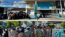 Foto: Massa aksi mendatangi kantor PLN ULP Sumenep, dikawal aparat kepolisian saat menyampaikan tuntutan.