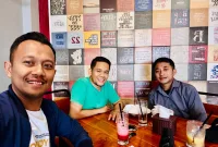 Foto: Sulaisi (tengah), kuasa hukum korban.