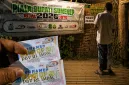 Foto: Kolase tiga foto yang digabung menjadi satu, memperlihatkan tiket bertarif Rp15.000 dan papan harga masuk di lokasi sebesar Rp20.000.