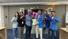 Foto: Penyerahan policy brief PMII UPI kepada SKK Migas Jabanusa di Surabaya.