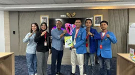 Foto: Penyerahan policy brief PMII UPI kepada SKK Migas Jabanusa di Surabaya.