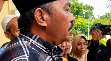 Foto: Asmawi saat berada di Mapolsek Batang-Batang, Selasa (26/5/2026).