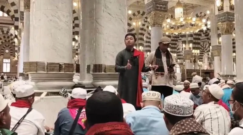 Foto: Suasana doa bersama jamaah haji asal Sumenep dari Yayasan Ar Raudah di Masjid Nabawi, Madinah, dalam rangka menyambut 1 Muharram 1448 H.