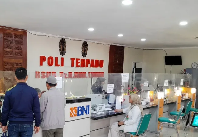 Masyarakat mengakses layanan di Poli Terpadu RSUD dr. H. Moh. Anwar Sumenep. Melalui penguatan sistem pelayanan yang terintegrasi, rumah sakit terus berupaya menghadirkan layanan kesehatan yang lebih cepat, efektif, dan nyaman bagi pasien.