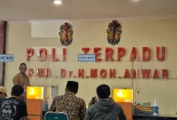 Suasana pelayanan pendaftaran pasien di Poli Terpadu RSUD dr. H. Moh. Anwar Sumenep yang tetap berjalan tertib dan kondusif.