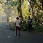 Foto: Gotong royong warga Grujugan demi lingkungan bersih dan asri.